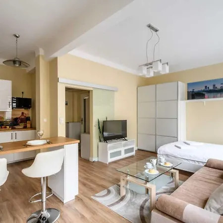 Tamka By Bookinghost * Warszawa