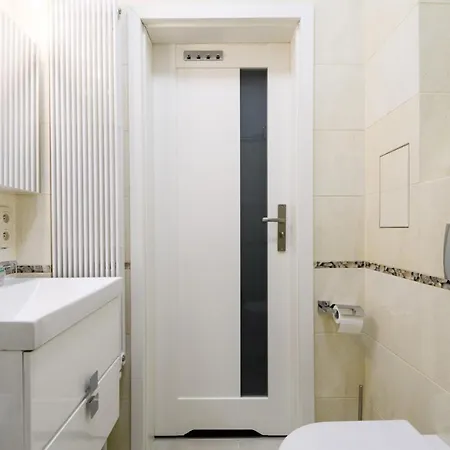 Tamka By Bookinghost * Warszawa